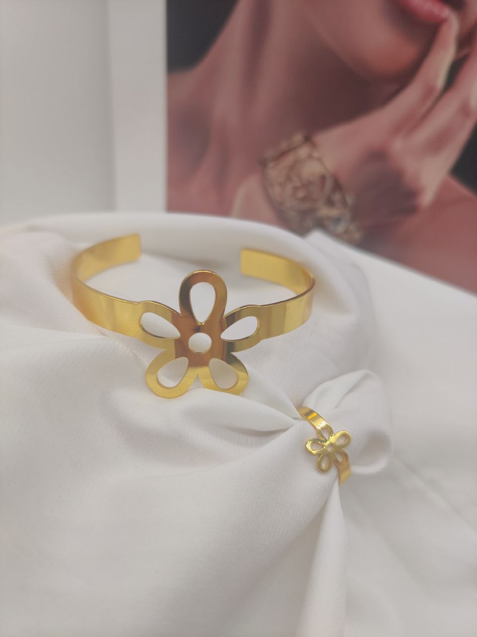 Bracelet
