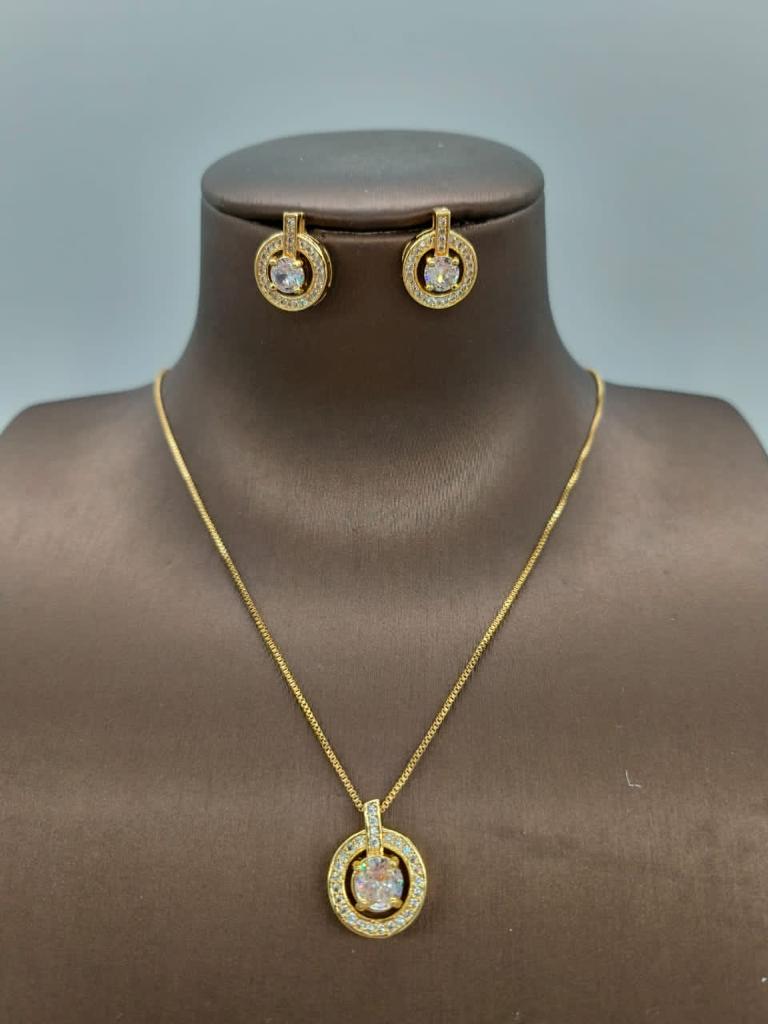 Female Chain And Pendant