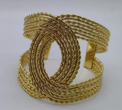 Gold Color Bracelet for Women Classic Fashion Rust Proof